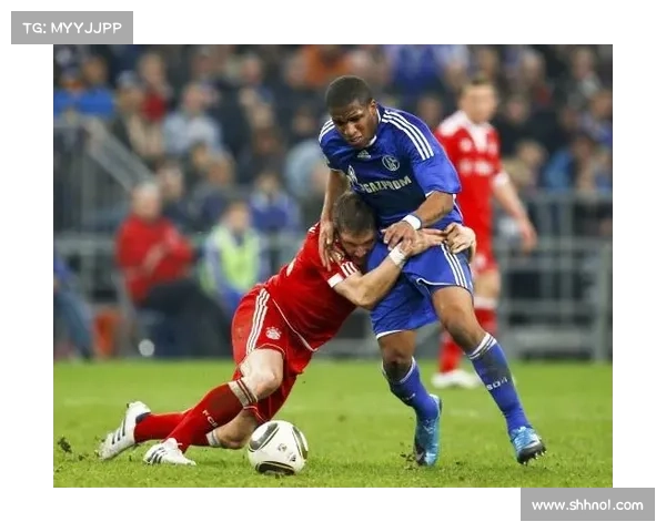 法尔范在沙尔克04的精彩表现与关键位置解析 法尔范在沙尔克04的精彩表现与关键位置解析